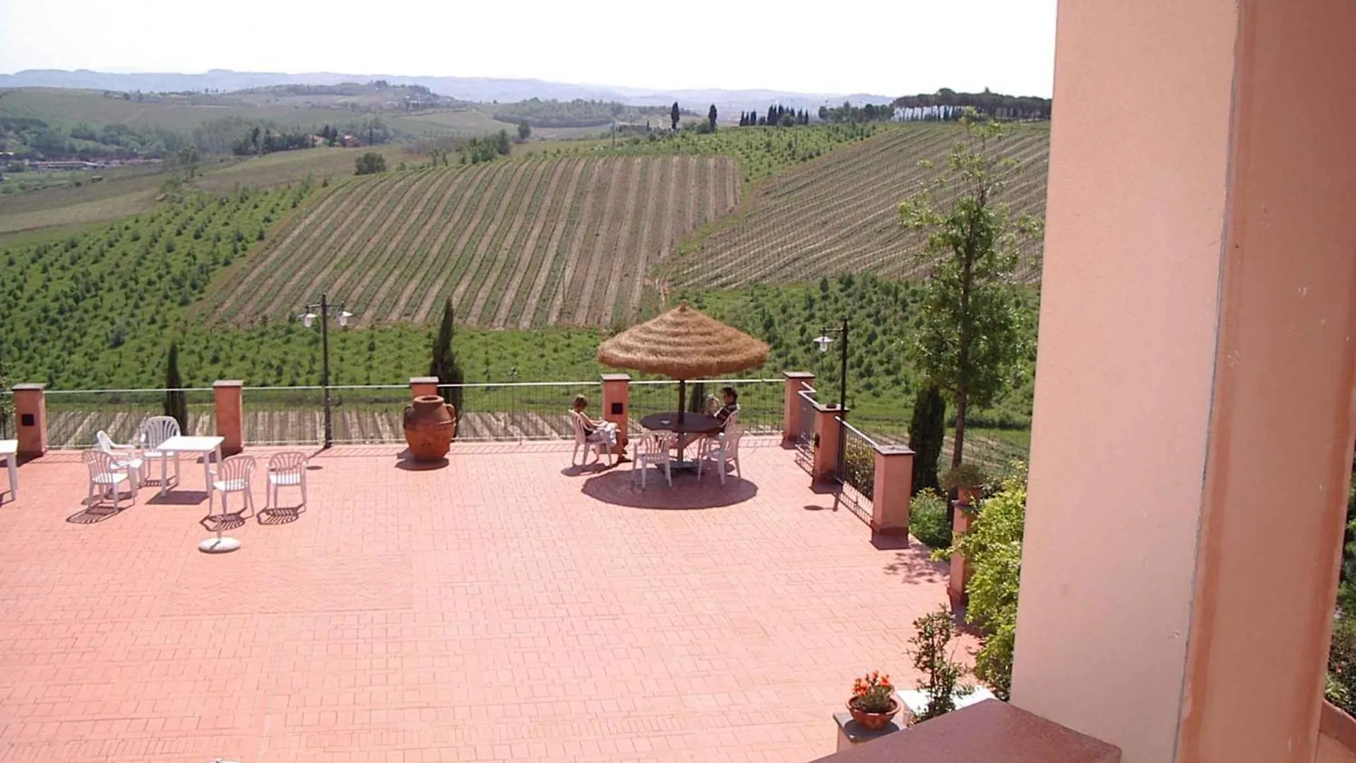 Apartments In Cerreto Guidi/Toskana 23873
